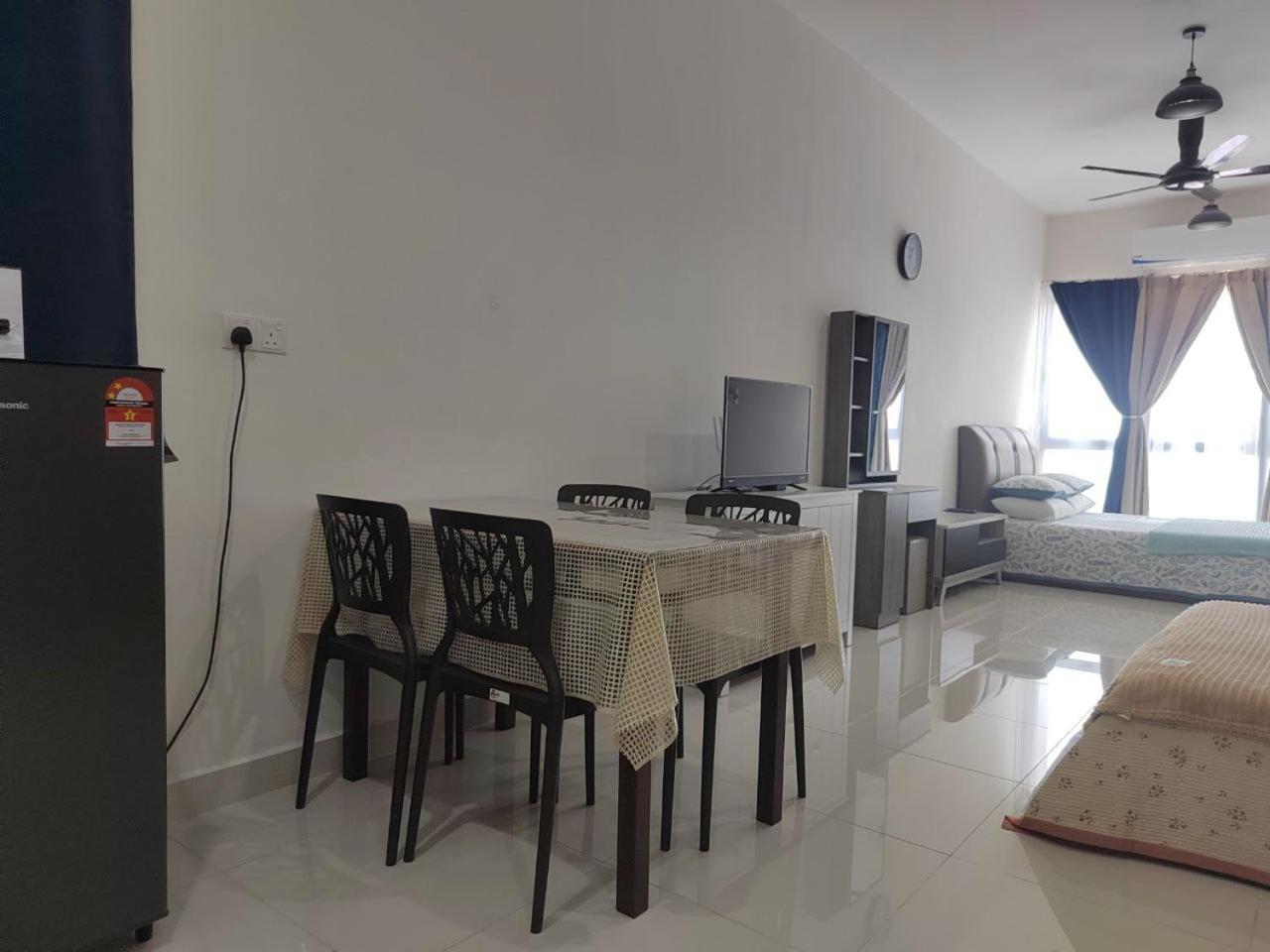 Studio Suite Homestay Klia Sepang Eksteriør bilde